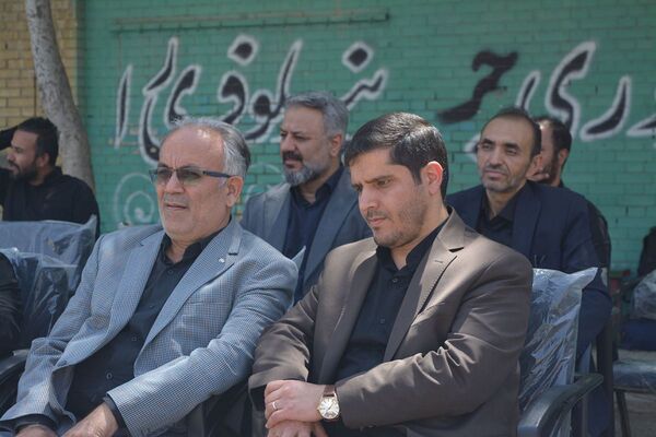 برگزاری آیین افتتاحیه زمین چمن مصنوعی هنرستان صنعت پژوهشان و مدرسه سردار سلیمانی بهارستان ۲