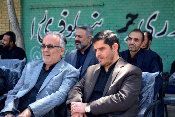 برگزاری آیین افتتاحیه زمین چمن مصنوعی هنرستان صنعت پژوهشان و مدرسه سردار سلیمانی بهارستان ۲