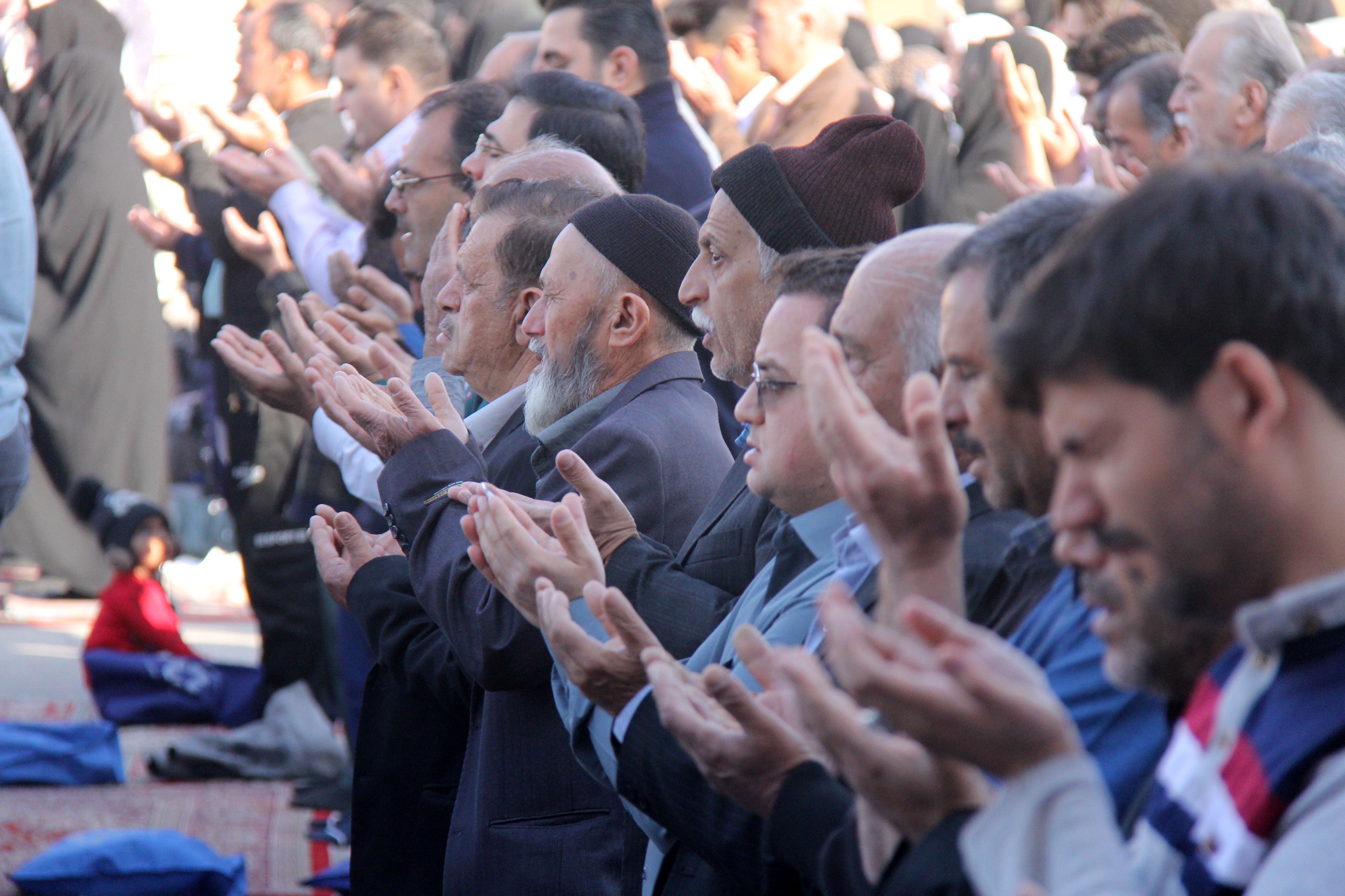 اقامه نماز عید سعید فطر  در شهر یزد