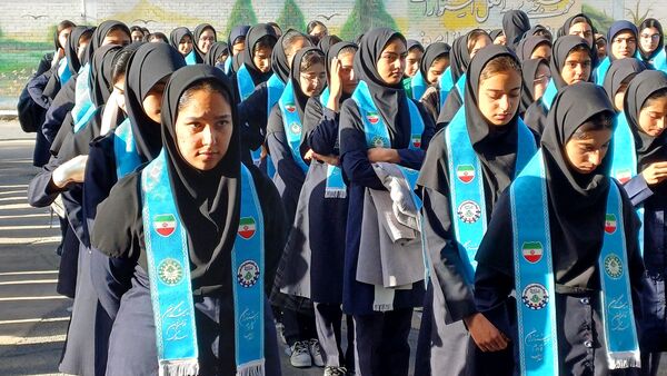 زنگ مهر با طنین مقاومت در دبیرستان دارالفنون 