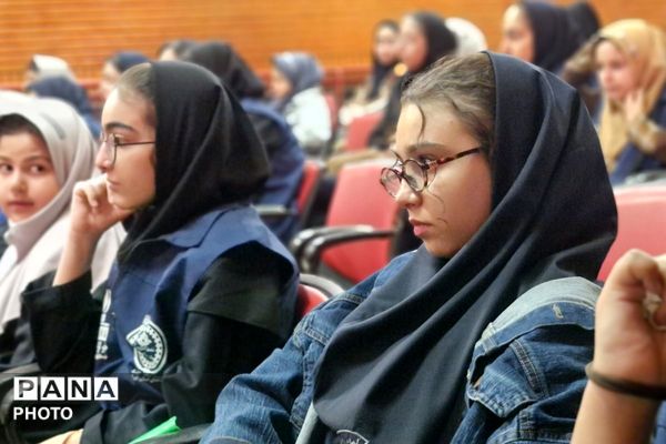 تبیین اهمیت رسانه در تربیت