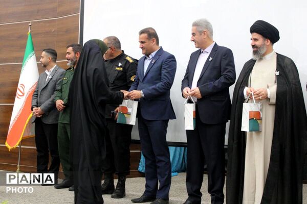 مراسم بزرگداشت مقام معلم در پردیس