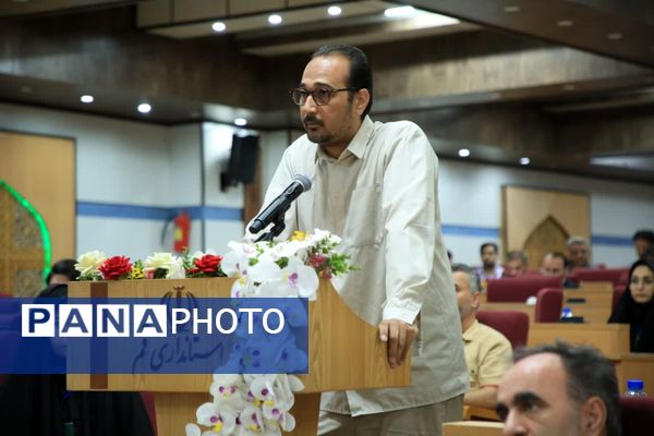 نشست صمیمی مدیران رسانه با استاندار قم