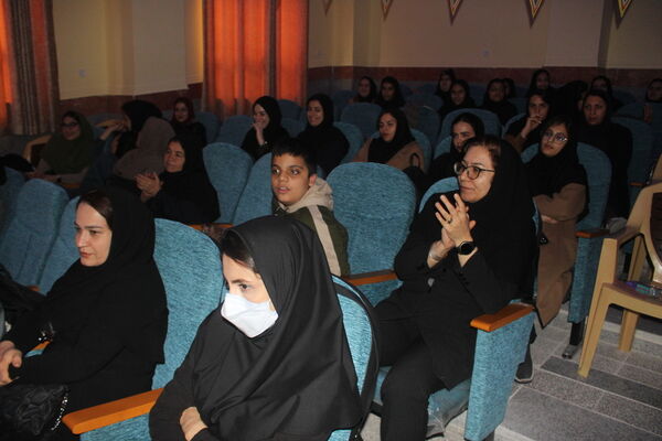 جشن دانش‌آموزان مدارس استثنایی شهرستان بوشهر به‌مناسبت میلاد حضرت زهرا (س) و روز مادر