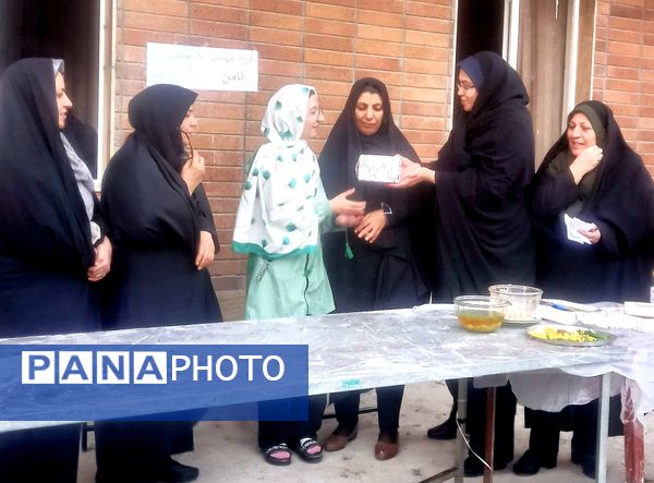 جشنواره غذای سالم و‌ معرفی غذاهای محلی در شهرستان بروجن