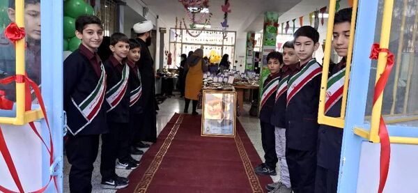 خلاقیت هنری و فرهنگی دبستان شهید فکوری در «هفته ماها»