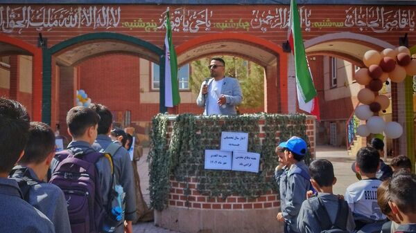  برگزاری سال تحصیلی دانش‌آموزان دبستان پسرانه الغدیر اشتهارد 