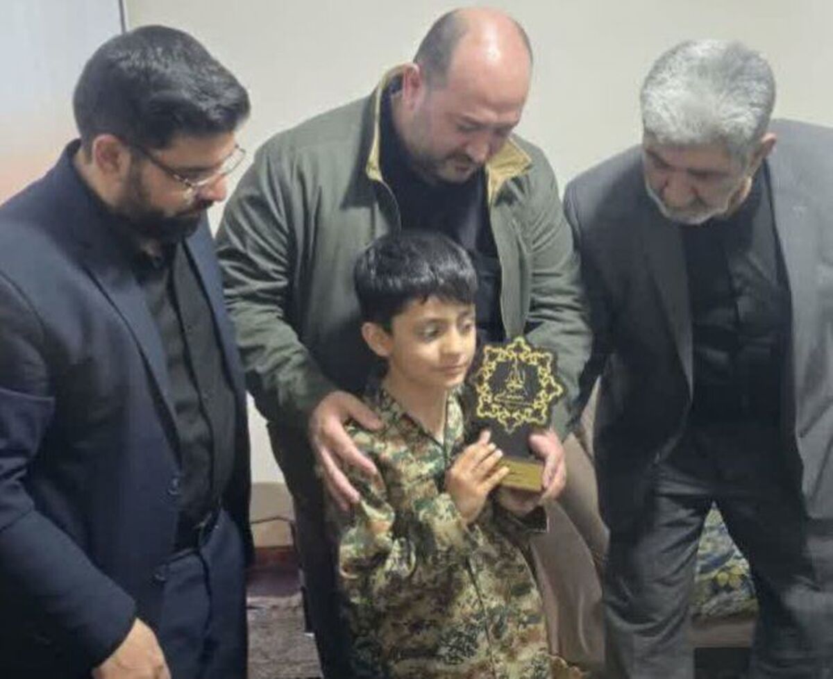 شهدا به عنوان افتخارآفرینان، همواره در حافظه ما زنده خواهند ماند 