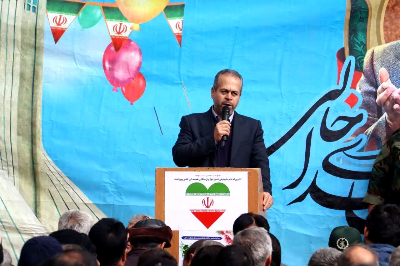 مردم در دفاع از آرمان های انقلاب ثابت قدم هستند