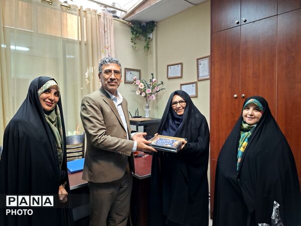 تجلی مهر علوی در آموزش و پرورش منطقه ۳؛ تکریم همکاران و مدیران سادات به مناسبت عید غدیر
