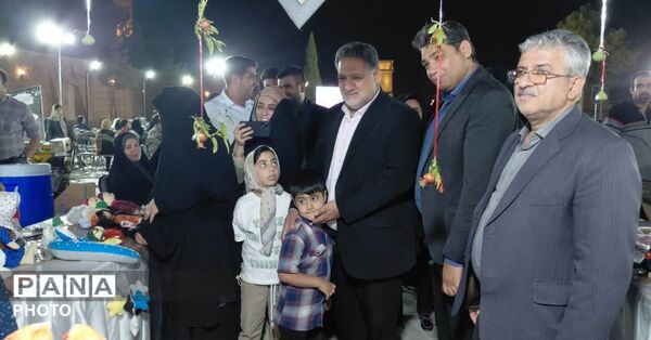 غرفه شهرستان تفت در نمایشگاه از ریشه تا رویش