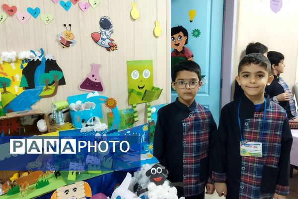 بازدید کارشناس پژوهش ناحیه دو شهرری از نمایشگاه پژوهش دبستان قلنبر