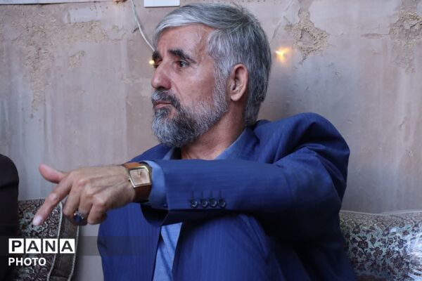 دیدار صمیمی معاون فعالیت‌های دانش‌آموزی سازمان دانش‌آموزی کشور با مسئولان یزد
