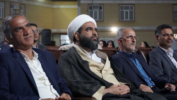 پاسداشت فرهنگیان و تقدیر از برترین‌های رودانی