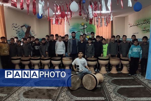 آموزش ضرب زورخانه‌ای در دبستان رازی ناحیه دو بهارستان