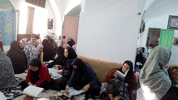 زمزمه‌های دعای ام داوود در پایان اعتکاف مسجد جامع فدافن