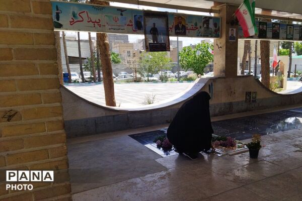 چهلمین روز عروج؛ مراسم یادبود شهید علیرضا مهرپور، حماسه ناو دنا در جنگ رمضان