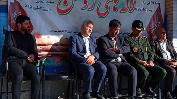 دبیرستان دخترانه فدک میزبان آیین زنگ نمادین «استکبار‌ستیزی» در شهر بن 