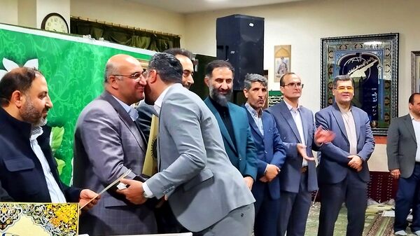 مراسم تجلیل از مقام معلم در شهرستان اشتهارد