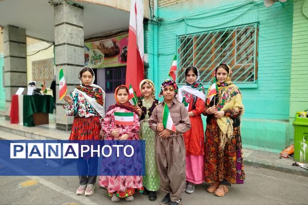 برگزاری جشن‌های باشکوه پیروزی انقلاب اسلامی در مدارس رباط‌کریم