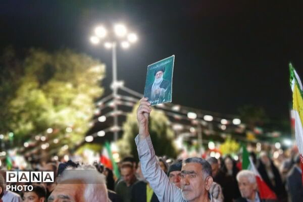 حضوری متفاوت در شبی به یادماندنی در سنگر خیابان