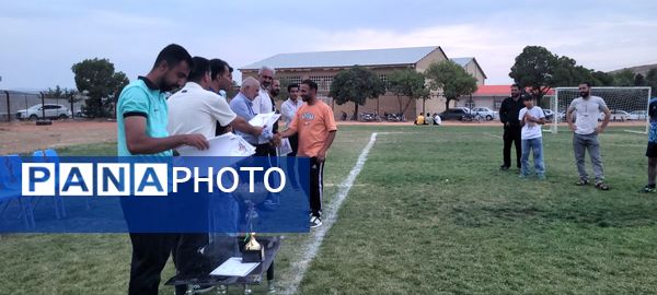 تیم دهیاری چم چنگ قهرمان مسابقات مینی فوتبال جام آزاد شهرستان سامان شد