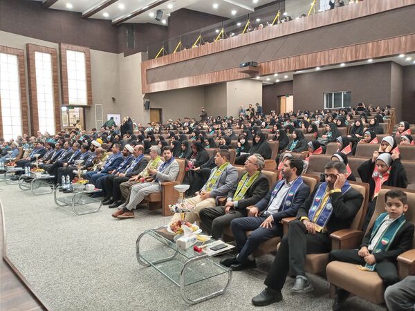 همایش مربیان و دانش‌آموزان تشکیلات پیشتازان در قم
