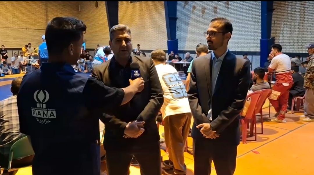 رقابت ۱۰۰ کشتی‌گیر در مسابقات کشتی آزاد راز و جرگلان به مناسبت هفته وحدت