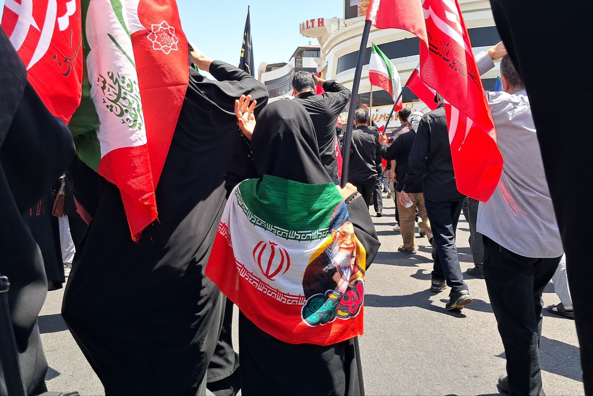 گام‌هایی به وسعت عشق حسینی