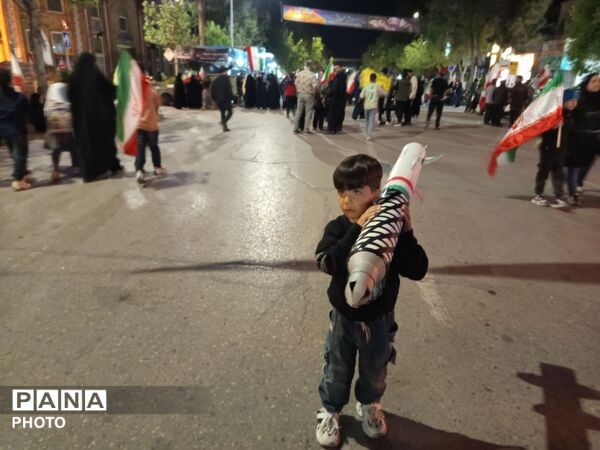 حضور پرشور کودکان و نوجوانان در قلب نیشابور 