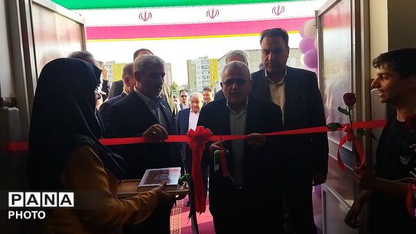 آیین افتتاح پیش دبستانی و دبستان اوتیسم حاجیه مهری سادات اسداللهی با حضور معاون وزیر آموزش و پرورش 