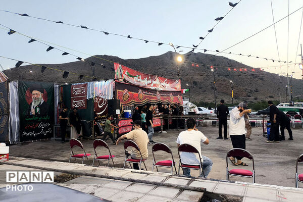 پذیرایی از زائران رضوی در مسیر بازگشت؛ خدمت بی‌منت در موکب «رهبر شهیدم»