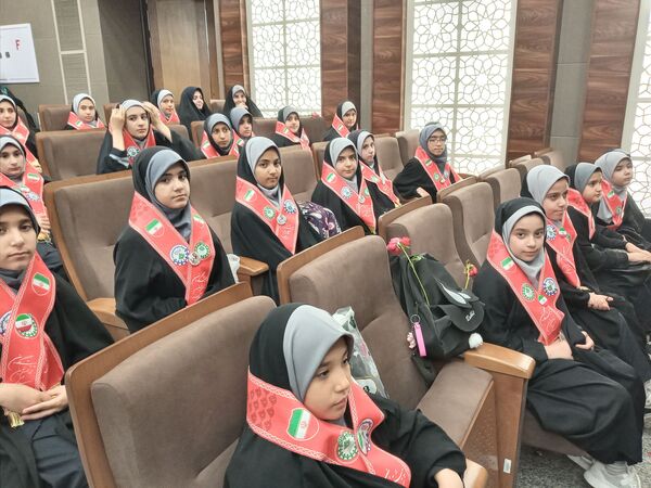 همایش مربیان و دانش‌آموزان تشکیلات پیشتازان در قم