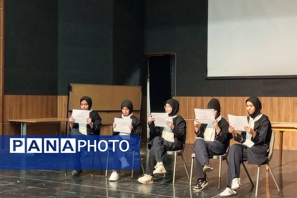  جشنواره «فردا»؛ جایی که خلاقیت دانش‌آموزان شهرقدس به صحنه آمد.