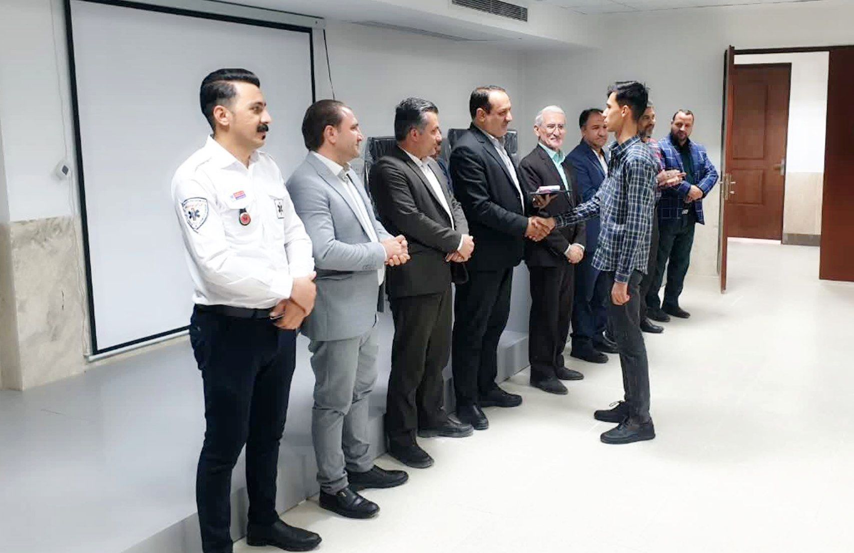 تفکر و تعقل، راه رهایی از غفلت است