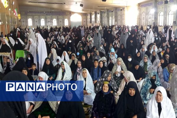 اقامه آخرین نماز جمعه ماه مبارک رمضان با حضور چشمگیر مردم یاسوج