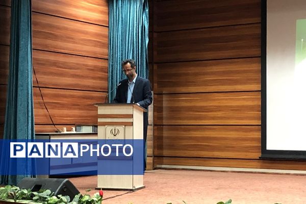 برگزاری جلسه مدیران با حضور فعال مسئولان آموزش و پرورش و اداره کل شهرستانهای تهران در ناحیه دو شهرری