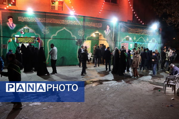 پذیرایی نوجوانان سید مرکز سلاله از منتظران ظهور در ایام فرخنده نیمه شعبان