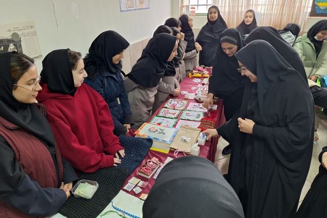 جشنواره ایرانمون در دبیرستان خدیجه کبری (س) پردیس