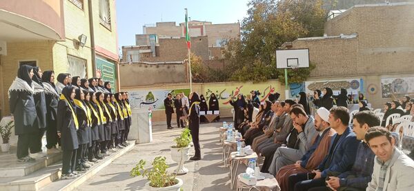 برگزاری انتخابات شورای دانش‌آموزی در مدرسه شاهد آمنه