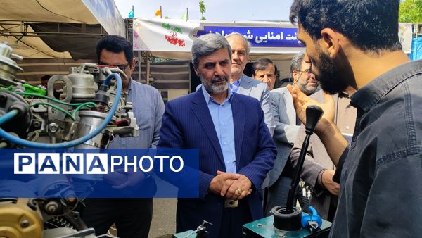 سومین نمایشگاه توانمندی‌های هنرجویان هنرستان منطقه ۲