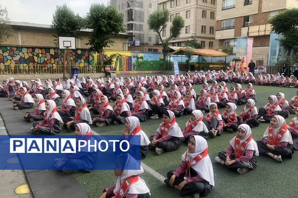 بیست و ششمین سالروز تاسیس سازمان دانش‌آموزی در دبستان طواف و معماریان ناحیه دو شهرری 