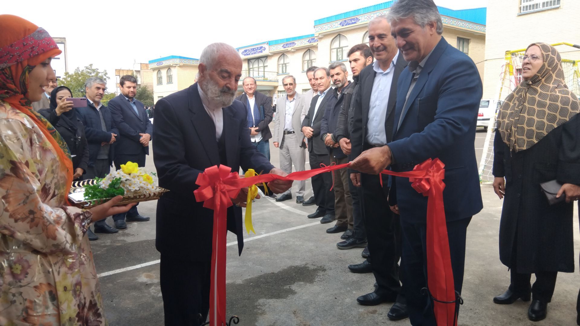 مهر تحصیلی در مدارس اهر