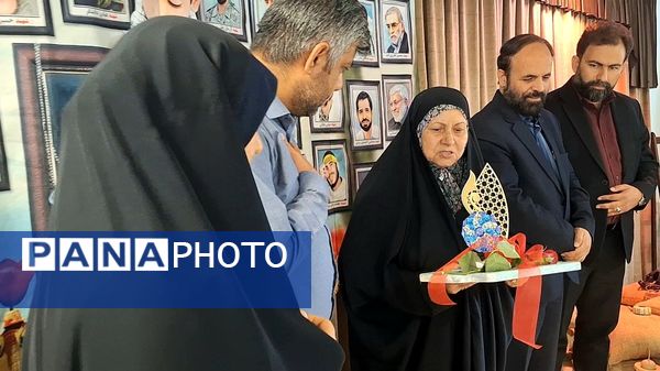 یادواره شهدای دانش‌آموزی در دبیرستان فاطمیه ناحیه یک کرج