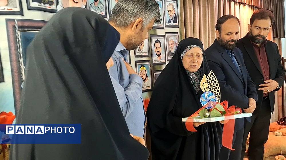 یادواره شهدای دانش‌آموزی در دبیرستان فاطمیه ناحیه یک کرج