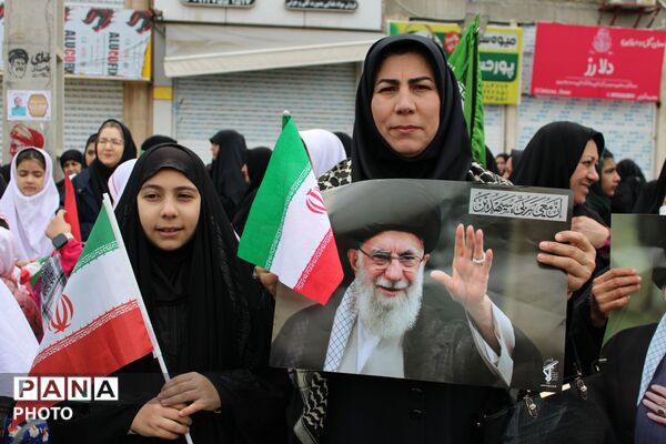سنگ تمام دانش آموزان گالیکش در راهپیمایی روز قدس