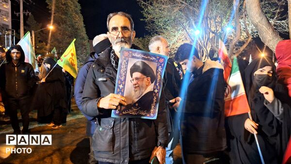 راه رهبر شهیدمان و شهدای میناب را ادامه می دهیم