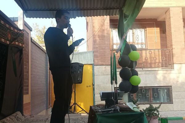 طنین نوای عشق و عزا؛ مراسم عزاداری دهه دوم فاطمیه در مدارس بهارستان‌دو