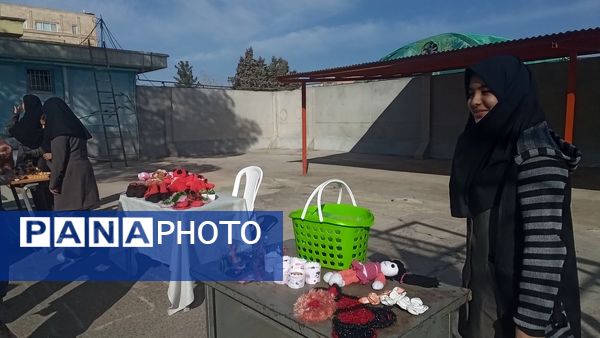 بازارچه‌‌ دانش‌آموزی در‌ دبیرستان‌ نمونه‌ اندیشه‌ کاشمر