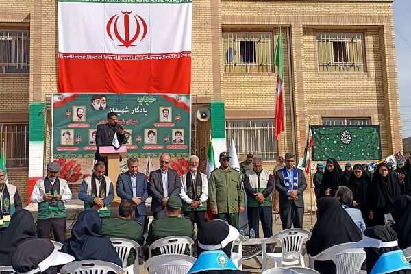 همایش «وطن‌یار»؛ تجدید عهد دانش‌آموزان ورامینی با شهدا و فرهنگ ایستادگی
